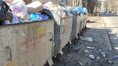 Прибирання сміття у Полтавській громаді: які роботи проводять та чи вистачає працівників Прибирання сміття у Полтавській громаді: які роботи проводять та чи вистачає працівників