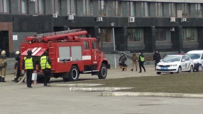 У Сумах перевіряють повідомлення про замінування будівель облдержадміністрації та СБУ