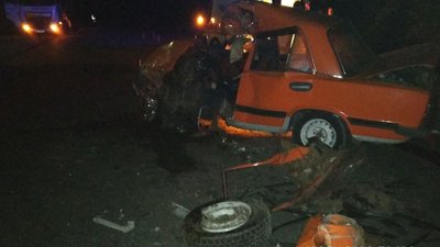 На Полтавщині зіткнулися вантажівка і легковик, травмувався один з водіїв