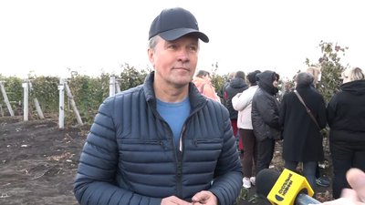Горіхові сади та виноградники: на Житомирщині навчають жінок вести бізнес у сільському господарстві Горіхові сади та виноградники: на Житомирщині навчають жінок вести бізнес у сільському господарстві