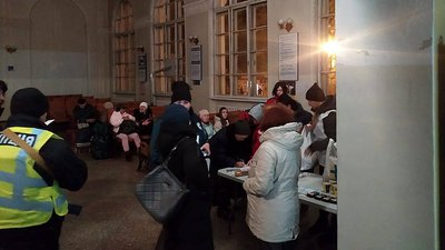Переселенці, рятувальники, евакуаційний потяг, Бердичів Переселенці, рятувальники, евакуаційний потяг, Бердичів