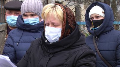 На Рівненщині працівники психлікарні перекривали рух через борги На Рівненщині працівники психлікарні перекривали рух через борги