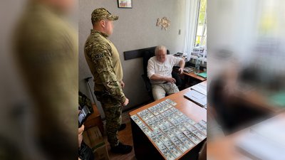 Директору медзакладу повідомили про підозру у вимаганні грошей за вплив на рішення ВЛК