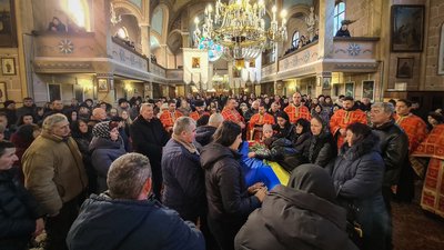 На Закарпатті попрощалися із полеглим на війні Юрієм Надичем На Закарпатті попрощалися із полеглим на війні Юрієм Надичем