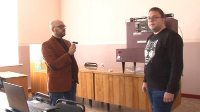 Як навчаються черкаські студенти на дистанційці Як навчаються черкаські студенти на дистанційці