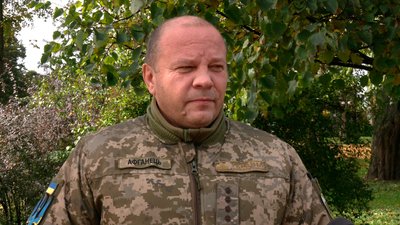 З пекла не всі повертаються: у Чернігові попрощалися з майором Зуєвим З пекла не всі повертаються: у Чернігові попрощалися з майором Зуєвим