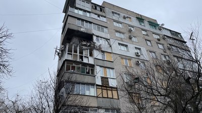 Херсон, обстріли, багатоповерхівка