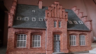 Чернівчанин Андрій Сухов робить мініатюрні макети старих будівель