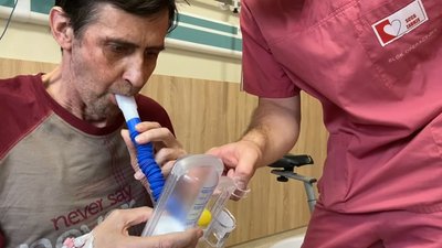 Львів'янина, якому першому в Україні пересадили легені, готують до виписки Львів'янина, якому першому в Україні пересадили легені, готують до виписки