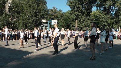 Всі три ланки на лінійці. Класичний ліцей Запоріжжя зустрів навчальний рік, зберігши свій статус