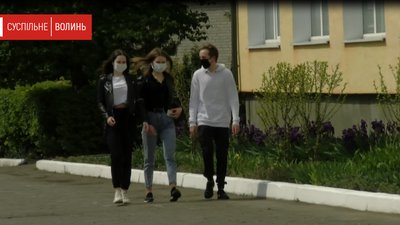 У волинських випускників цього року не буде останніх дзвоників та випускних У волинських випускників цього року не буде останніх дзвоників та випускних