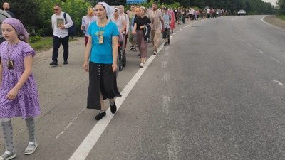 Паломники Української православної церкви Московського патріархату вирушили з Франківська до Почаєва Паломники Української православної церкви Московського патріархату вирушили з Франківська до Почаєва
