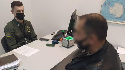 У Борисполі відмовили у в'їзді іноземцю, який пропонував хабар прикордонникам