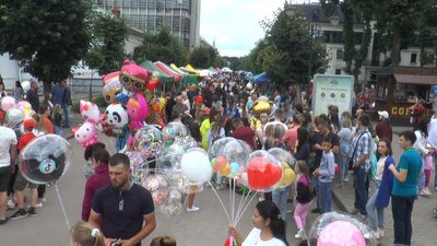 На Прикарпатті триває фестиваль вуличного мистецтва "Арт-візія" На Прикарпатті триває фестиваль вуличного мистецтва "Арт-візія"