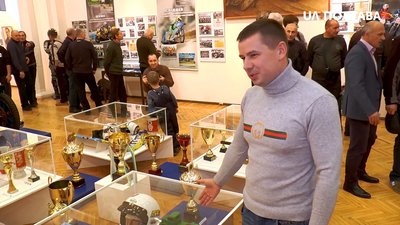 Автогонщик Дмитро Білогубцев Автогонщик Дмитро Білогубцев