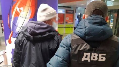 Організатора житомирського наркоугруповання затримали у королівстві Данія та екстрадували в Україну