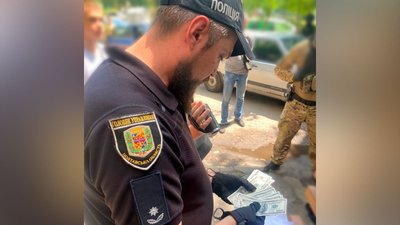 У Кременчуці затримали лікаря, який підробляв довідки для ухилення від мобілізації У Кременчуці затримали лікаря, який підробляв довідки для ухилення від мобілізації