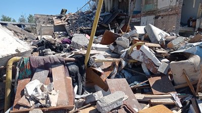 "Я здивована як я вижила". Що відбувається на місці ракетного удару по передмістю Дніпра та що кажуть очевидці "Я здивована як я вижила". Що відбувається на місці ракетного удару по передмістю Дніпра та що кажуть очевидці