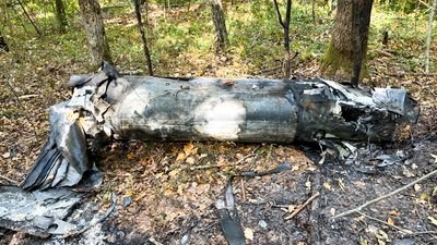 Уламки «Герані-5» у лісі на Рівненщині