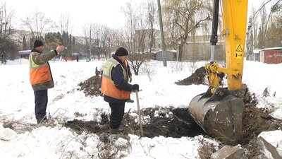 У Житомирі ліквідують порив колектора У Житомирі ліквідують порив колектора