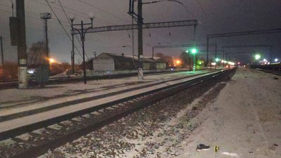 Раптово вибіг під швидкісний потяг: поліція Рівненщини розслідує загибель 17-річного юнака
