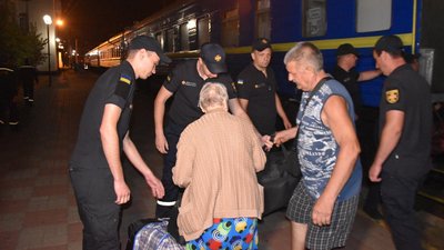 У Кропивницький прибув евакуаційний потяг з Донеччини У Кропивницький прибув евакуаційний потяг з Донеччини