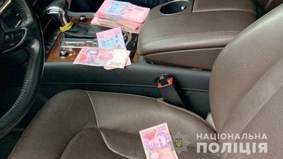 Гроші, що виявили в автівці Максима Брикульського Гроші, що виявили в автівці Максима Брикульського