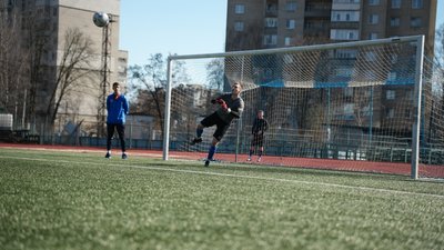 "Україна" та "Барса" провели товариський футбольний матч у Сумах "Україна" та "Барса" провели товариський футбольний матч у Сумах