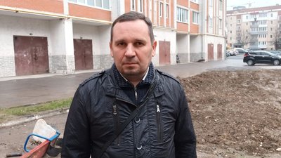 Майданчик перекопали і залишили без гойдалок: у Тернополі мешканці будинку шукають рішення Майданчик перекопали і залишили без гойдалок: у Тернополі мешканці будинку шукають рішення