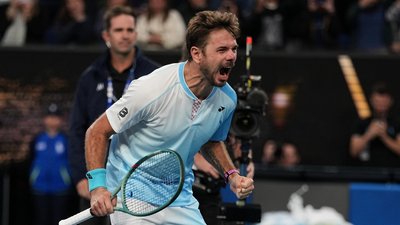 Стен Вавринка святкує перемогу у матчі на Australian Open-2026