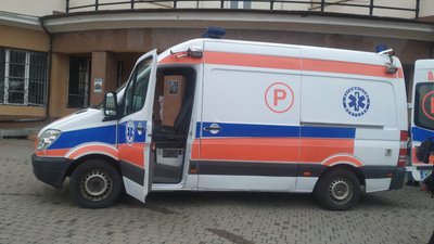 Поїде на Бахмут. Волонтери з Франківська передали бійцям "десятки" реанімобіль Поїде на Бахмут. Волонтери з Франківська передали бійцям "десятки" реанімобіль