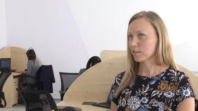 Лілія Козлюк, мама шостикласниці, яка здобуває освіту дистанційно Лілія Козлюк, мама шостикласниці, яка здобуває освіту дистанційно