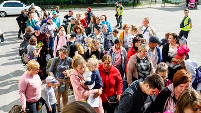 Як працюють три маршрути евакуації із окупованої Луганщини Як працюють три маршрути евакуації із окупованої Луганщини