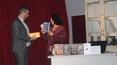 Про творчість, театр та плани.У Миколаєві відбулася творча зустріч із драматургинею Недою Нежданою Про творчість, театр та плани.У Миколаєві відбулася творча зустріч із драматургинею Недою Нежданою