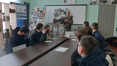 Музей АТО на Луганщині: ветерани зібрали близько 300 експонатів Музей АТО на Луганщині: ветерани зібрали близько 300 експонатів