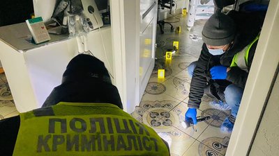 У Яремчі на Франківщині на прийомі у стоматолога вбили чоловіка. Поліція розшукує підозрюваного У Яремчі на Франківщині на прийомі у стоматолога вбили чоловіка. Поліція розшукує підозрюваного
