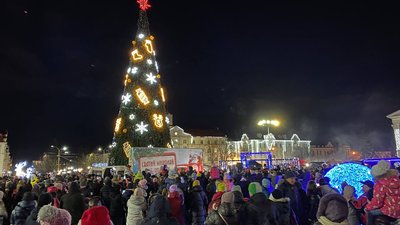 У Чернігові відкрили головну ялинку