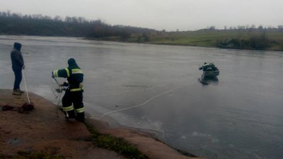 У Кіровоградській області четверо рибалок провалилось під лід. Троє загинули