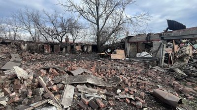 Армія РФ випустила 11 ракет С-300 по Кураховому та Мирнограду Армія РФ випустила 11 ракет С-300 по Кураховому та Мирнограду