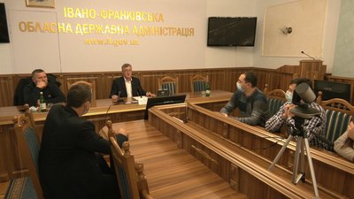 В Івано-Франківську домовилися, коли ремонтуватимуть дороги у Верхнянській ОТГ В Івано-Франківську домовилися, коли ремонтуватимуть дороги у Верхнянській ОТГ