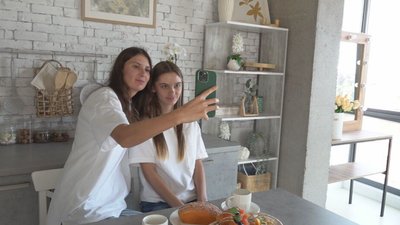 Усиновлення