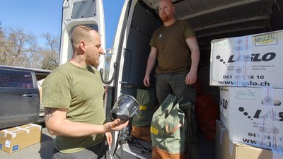 Волонтери зі Швейцарії та Німеччини передали Миколаєву гуманітарну допомогу на 200 тисяч євро Волонтери зі Швейцарії та Німеччини передали Миколаєву гуманітарну допомогу на 200 тисяч євро
