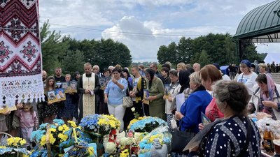 "Пам’ять жива". Імена загиблих на війні кропивничан викарбували на плитах храму на Тернопільщині "Пам’ять жива". Імена загиблих на війні кропивничан викарбували на плитах храму на Тернопільщині