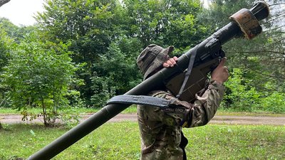 Вінницькі військові вчаться збивати російську авіацію за допомогою зенітного комплексу "Ігла"