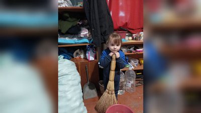 Шестеро дітей та двоє онуків: історія патронатної родини, яка евакуювалася на Вінниччину Шестеро дітей та двоє онуків: історія патронатної родини, яка евакуювалася на Вінниччину