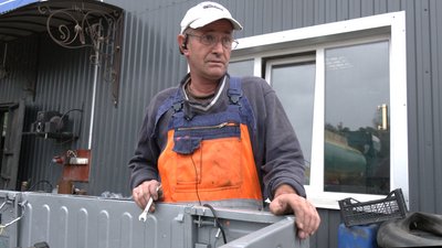 "Якщо у бійців щось несправне — нам тут боляче": як на СТО на Прикарпатті ремонтують авто для ЗСУ
