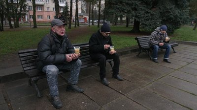 У центрі Рівного почали роздавати безкоштовні обіди для людей у скруті У центрі Рівного почали роздавати безкоштовні обіди для людей у скруті