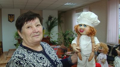 Майстриня із Миргородщини Тамара Груба виготовляє ляльки із панчох