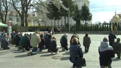 У Луцьку попрощалися з двома загиблими військовими У Луцьку попрощалися з двома загиблими військовими