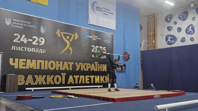 Важкоатлетка Катерина Малащук на чемпіонаті України у Луцьку